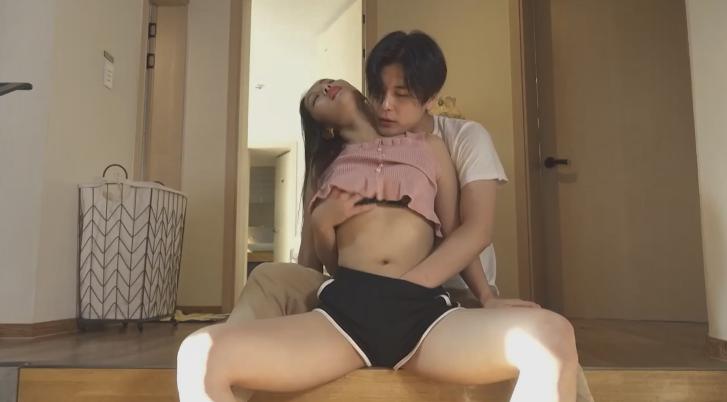 sex vn.net Em sinh viên kính cận đang làm tình thì người yêu gọi